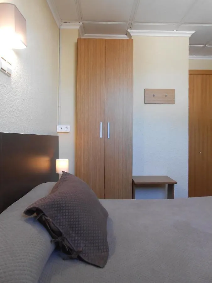 Hostal El Callejon Tarragona 2*,