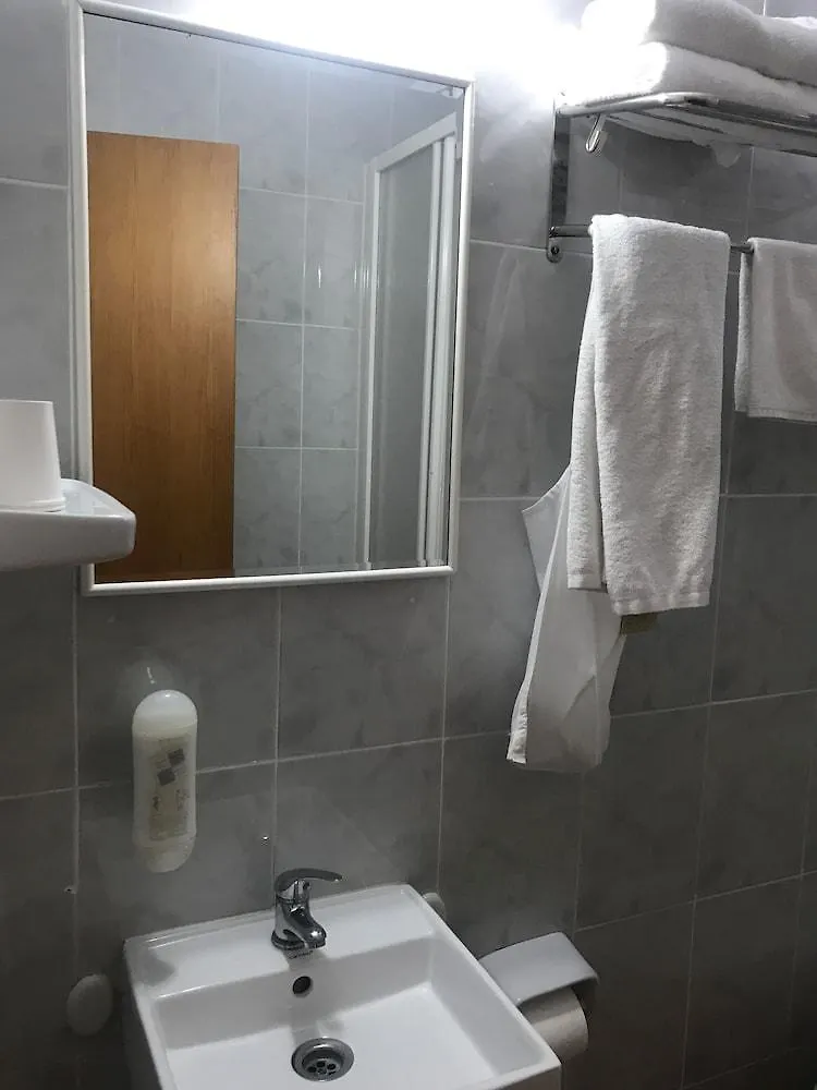 Hostal El Callejon Tarragona 2*,
